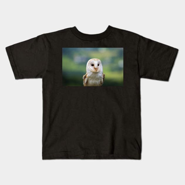 Barn Owl Kids T-Shirt by Russell102